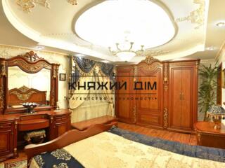 Продається шикарна 2-х кімнатна роздільна квартира на м. Шулявська. ..