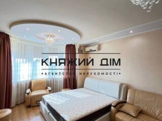 Продаж 2-кімнатна квартира в Дарницькому районі, вул. Срібнокільська .