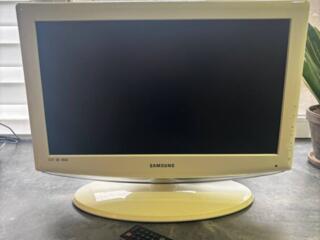 Продаю хороший монитор-телевизор Samsung.