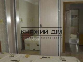 Пропонується в оренду 2 кімнатна роздільна квартира на Дорогожичах за 