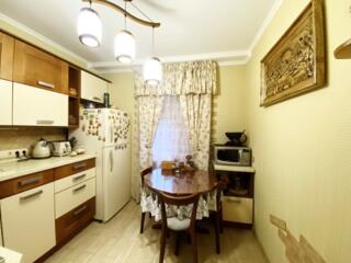 Продаю гарну з ремонтом 2-кімнатну квартиру на Намиві