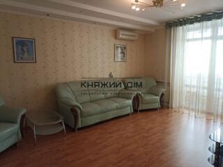 Здається3 кімнатна квартира в цегляному будинку,якісний ремонт, ...