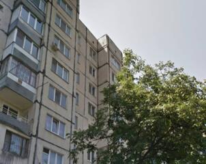 Предлагается к продаже трехкомнатная квартира на Заболотного. Чешский 