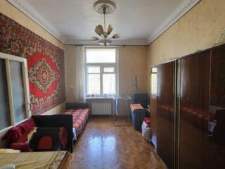 Фонтан! 3-комнатная "сталинка" 76 м², кирпичный дом. Госпрог