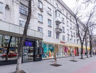 Продается 2-комнатная квартира, Хорошая место для офиса, 2/5 этаж,