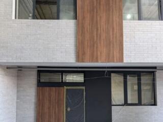 Продам квартиру 95.7 кв. м., 1/6, новый дом, жк Сапфир.