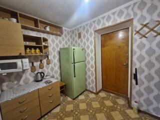 Предлагается к продаже комната в общежитии на среднем этаже. Камната .