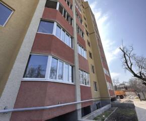 Предлагается к продаже коммерческое помещение в новом кирпичном доме .