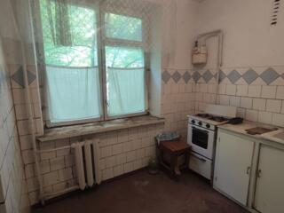 Продается 2-х комнатная квартира, 2/5