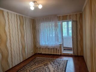 2-х комнатная квартира 1/10. Центр, 9 школа
