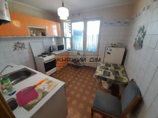 Продаж 3-кімнатної розлільної квартири по проспекту Берестейский 95 ..