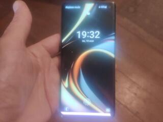 Продам Самсунг S 10 память 8/512 gb Связь Volte/GSM.