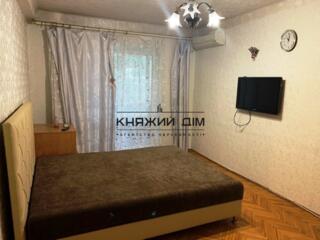 Оренда 2к.кв. по вул. Академіка Курчатова 3-А, 35/18/7 кв. м, 2/9 ...