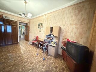 В продаже квартира в цокольном этаже в востребованном районе города. .