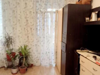 Продам квартиру 42 кв. м., 2/3, Волжский пер. /Старосенная площадь.