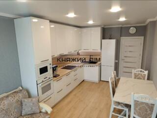 Продаж 1но кімнатної квартири по вул. Ревуцького 40Г. Розташована на .