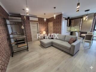 Apartament cu 2 camere și living, Centru, Or. Chișinău