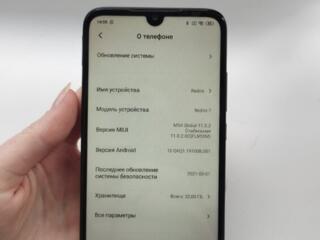 Продам СЯОМИ REDMI 7 + в подарок карта памяти на 8 ГБ и чехол