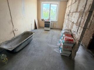 Продам 2-х комнатную квартиру в самом центре 4 эт/5 эт