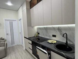 Продам квартиру 42 кв. м., 9/24, новый дом, жк 68-я Жемчужина.