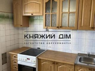 Продаж 3-кімнатної квартири м. Харківська по вул. Ревуцького, 29А. ...