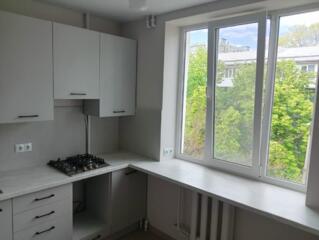 Продается 2х комнатная квартира в центре, кап. ремонт 4/5 эт.