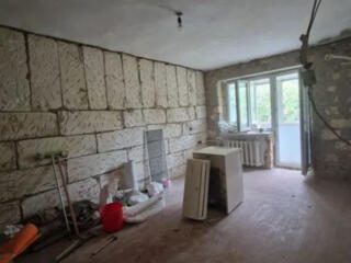 Продам квартиру 30 кв. м., 5/5, ул. Варненская/парк Марка Твена.