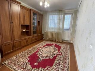 2-х комнатная, Красные казармы, 9/9 этаж, требует ремонта