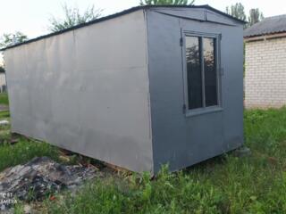 Вагончик кунг бытовка утепленный c окнами, внутри стеллажи и буржуйка
