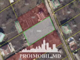 Spre vânzare se oferă teren pentru construcții, situat în Codru. ...