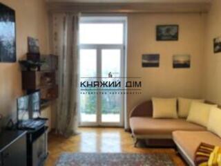 Продаж 3-кімнатної квартири в центрі Києва по вул. Євгена Чикаленка ..