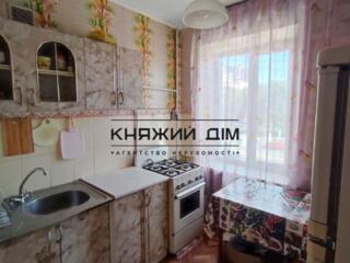 Продаж роздільної 2-х к.кв. по бульв. Лесі Українки, 30, 46/30/7 кв., 