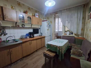 Продам 2х комнатная квартира в центре.