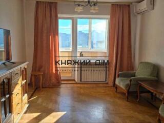 Продаж 3-кімнатної квартири в Дарницькому районі, вул. Архітектора ...