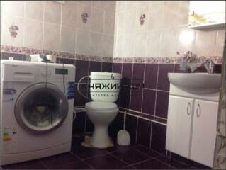 Продам дом 105 м2 в Два этажа, Четыре комнаты с большой кухней. Две ..