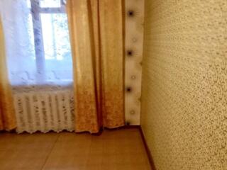 Продам 2к квартиру на Космонавтів