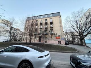 Продаж 2-кімнатної квартири в сталінці на Печерськум. Київ, вул. ...