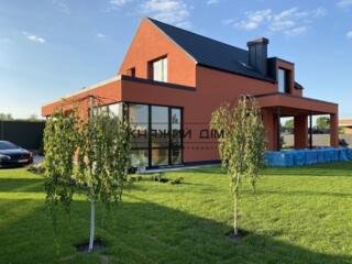 Продается современный дом в коттеджном городке 