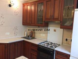 Пропонуєтися в оренду 2-х кімнатна квартира в центрі за адресою ...