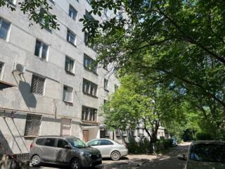 Продам 1 комнатную квартиру в Малиновском районе.