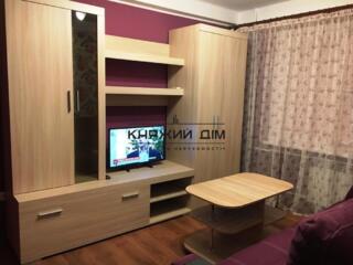 Здається 2-х к. Кв. просп. Перемоги 22, 45/30/9 кв. м, 2/9 пов. буд. .