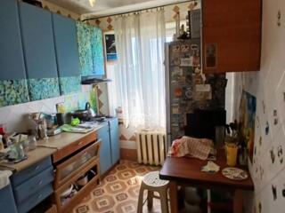 Продам трёхкомнатную квартиру в хорошем районе