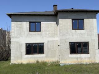 Продам дом в отличном месте под чистовую отделку