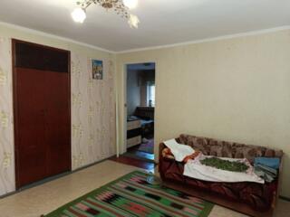 Продам Дом в Лесках, 5 комн на 3 входа, 3кухни, 3в/у, можно на 3 семьи