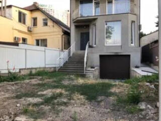 Продам двухэтажный дом 320 кв. м., Аркадия.