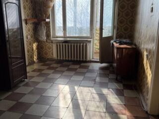 Простора квартира для сім’ї у спокійному та зручному районі. 2 балкони