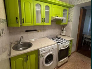 Продам 2 комнатную квартиру Бочрова/ Махачкалинская!