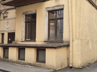 Продам дворовое помещение подлюбой вид деятельности --ул.Пастера