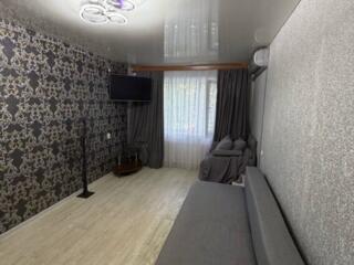 Продам квартиру 30 кв. м., 2/5, ул. Героев Обороны/Марсельская.