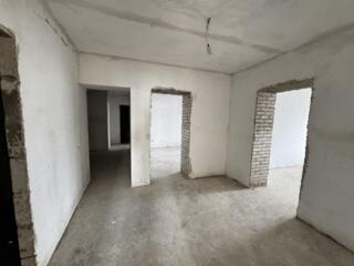 Продаётся четырёхкомнатная квартира. Дарницкий район, улица Ахматовой 